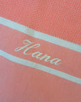 fouta-chevron-corail-personnalisable-serviette-plage-cadeau-personnalisé