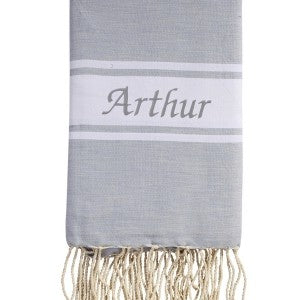 fouta-gris-perle-personnalisation-plage-soleil-bronzage-frange-artisanal