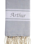 fouta-gris-perle-personnalisation-plage-soleil-bronzage-frange-artisanal