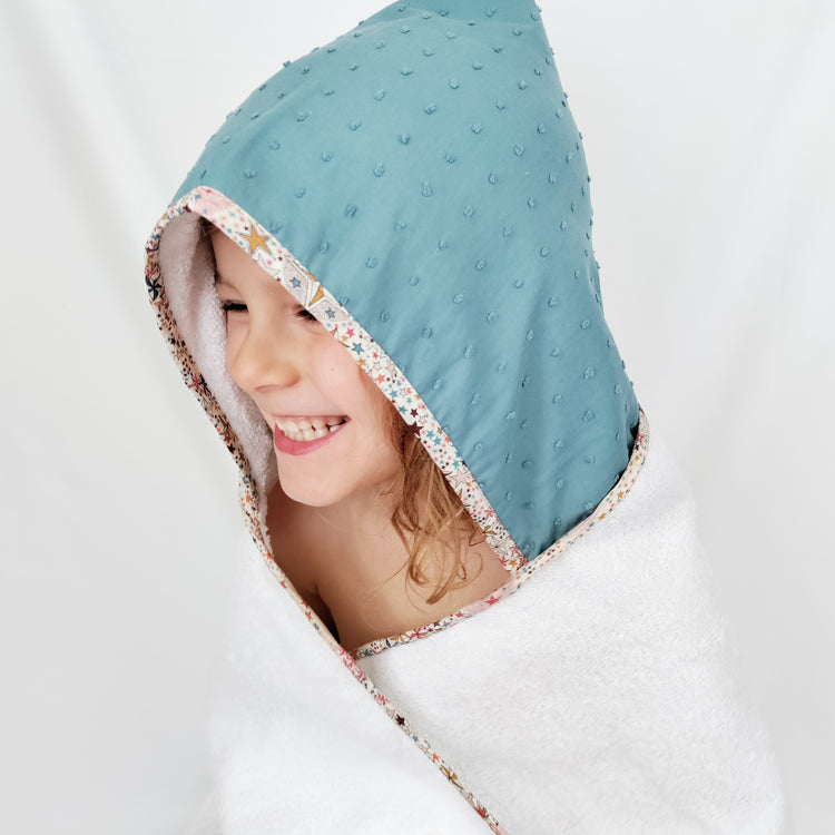 peignoir-de-bain-personnalisé-enfant-bebe-cadeau-de-naissance